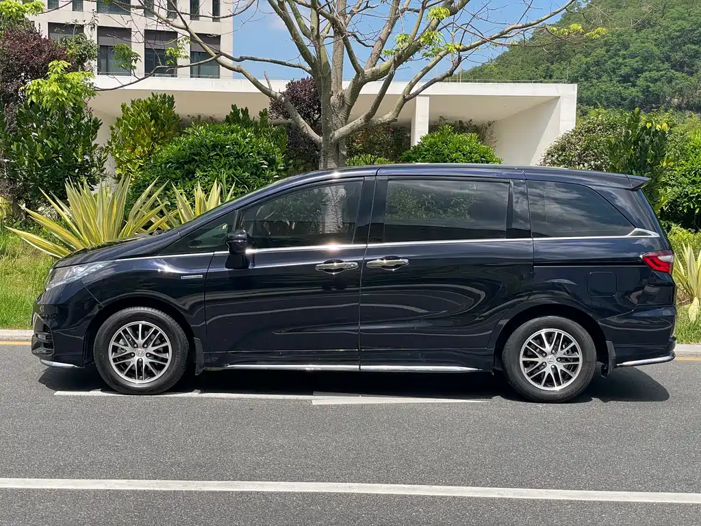 Honda Odyssey 2021 — фото 3