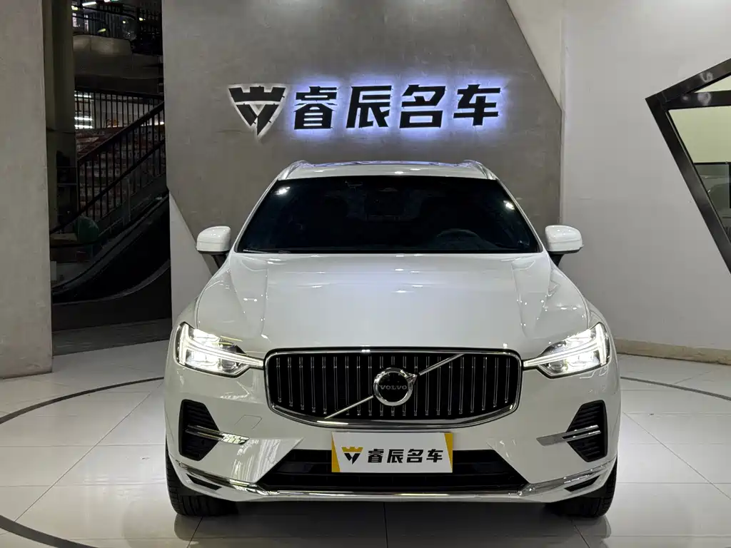 Volvo XC60 2023 — фото 2