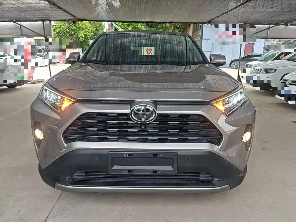 Toyota RAV4 2020 — фото 3