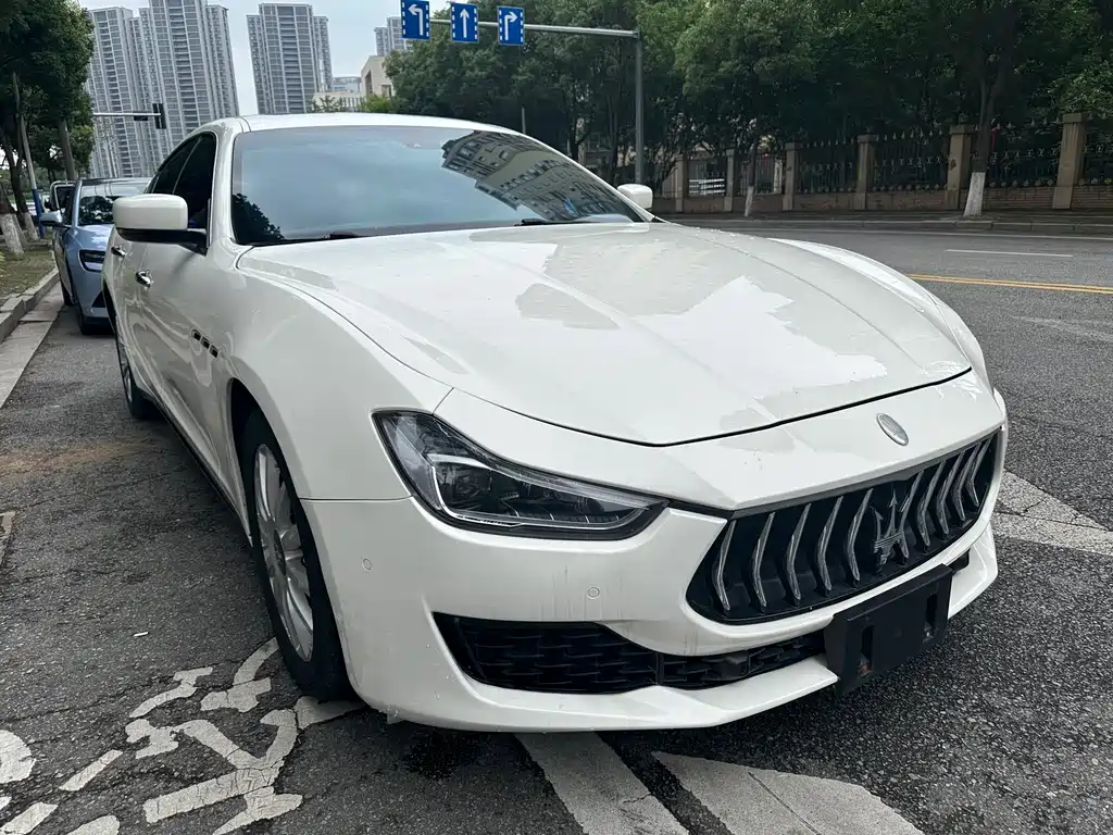 Maserati Ghibli 2017 — фото 3