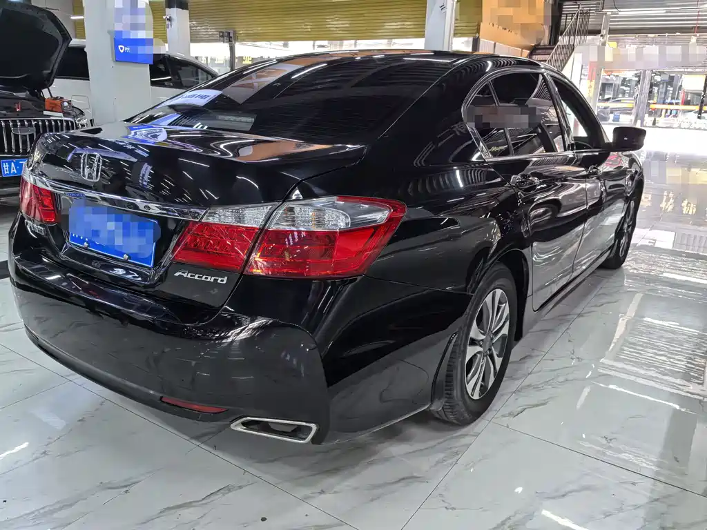 Honda Accord 2015 — фото 6
