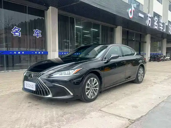 Lexus ES 2022