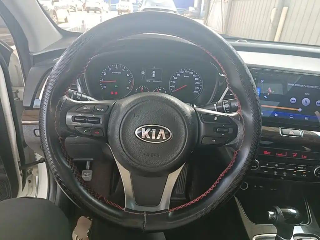 Kia K4 2015 — фото 11