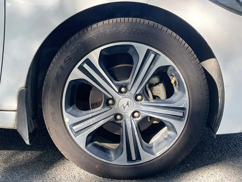Hyundai Elantra 2019 — фото 15