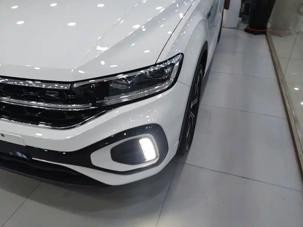 Volkswagen T-Roc 2023 — фото 24
