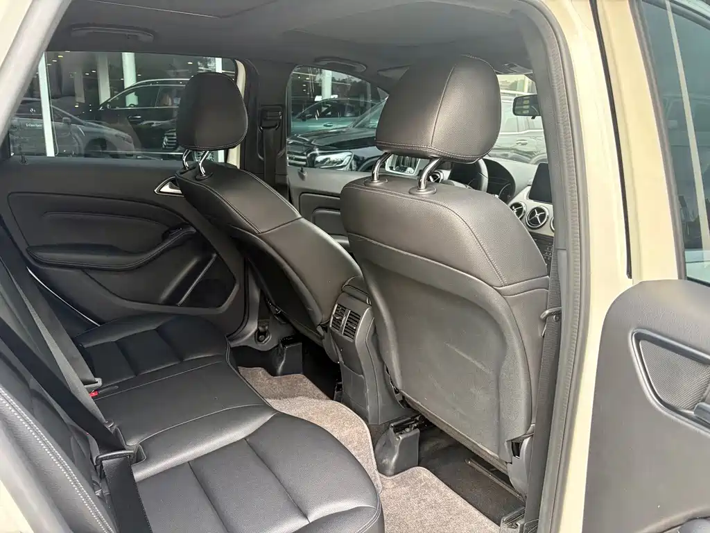 Mercedes-Benz B-Class 2017 — фото 14