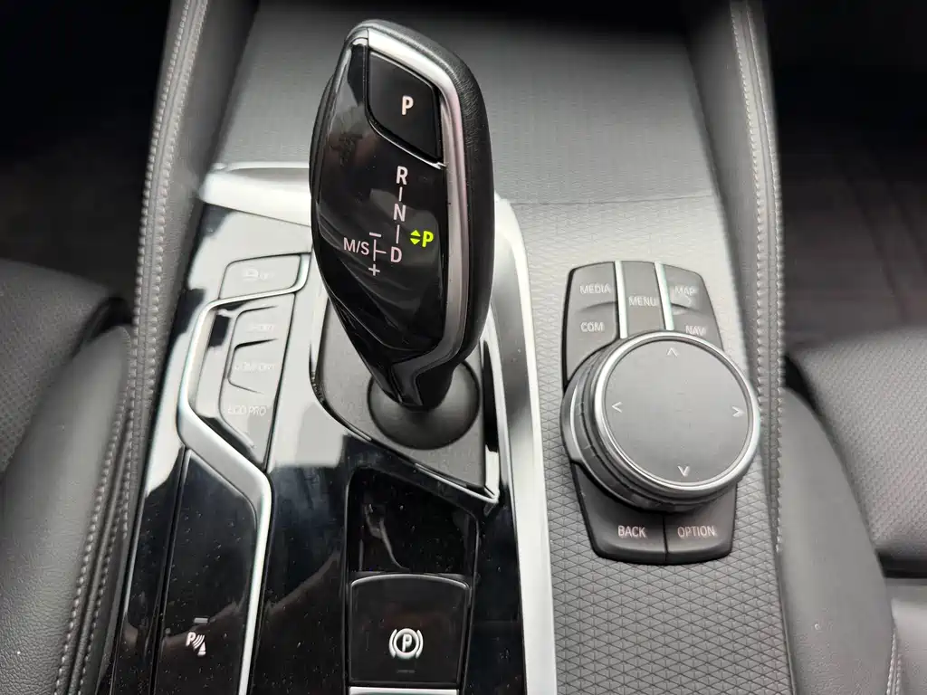 BMW 5 Series 2023 — фото 15