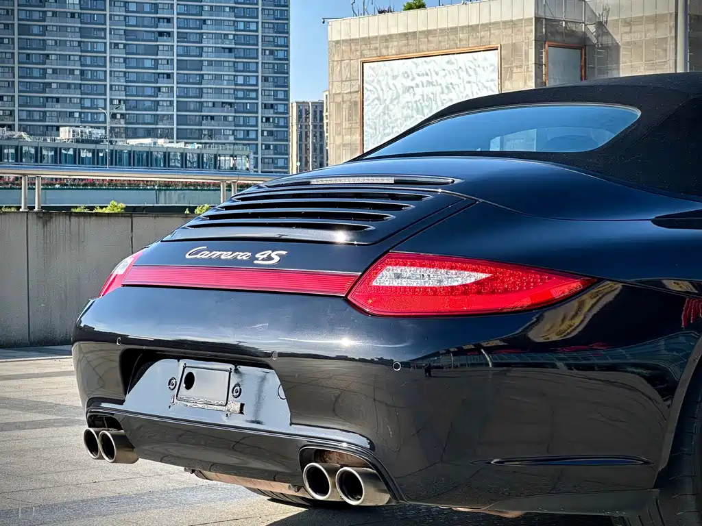 Porsche 911 2010 — фото 14