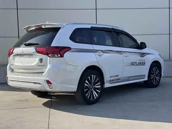 Mitsubishi Outlander 2021