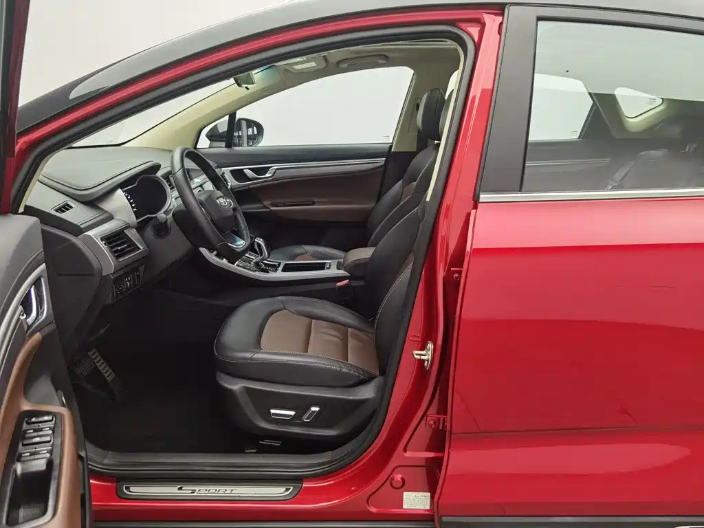 Geely Emgrand GS 2019 — фото 10