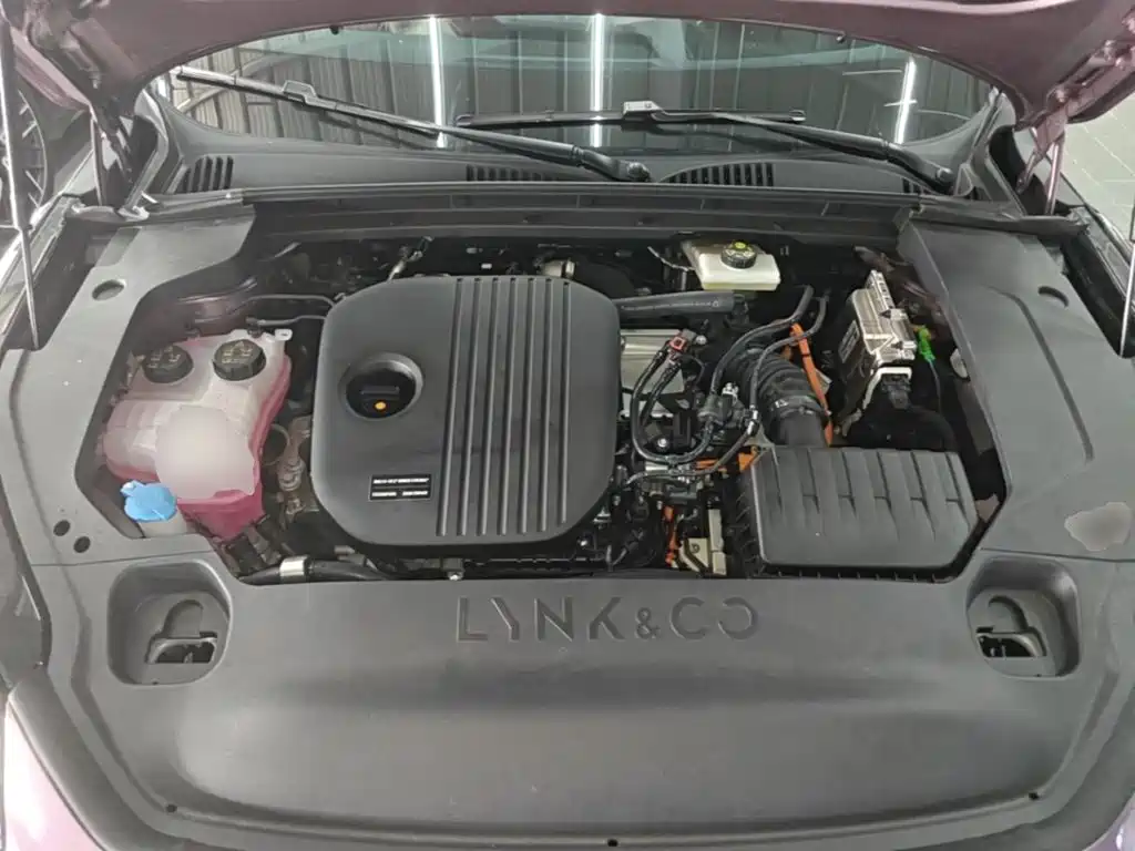 Lynk & Co 07 EM-P 2025 — фото 20