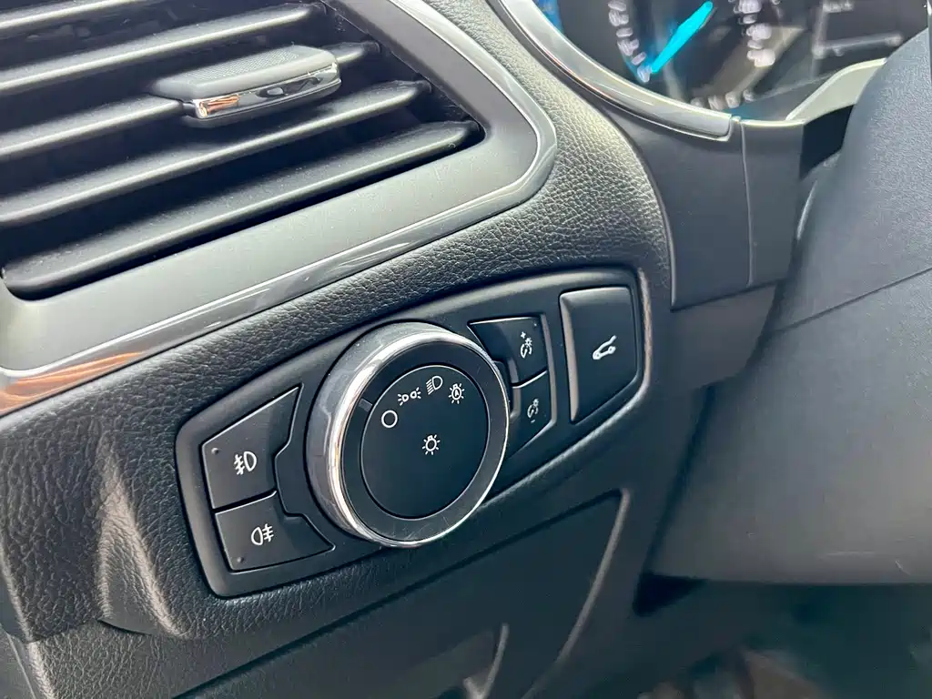 Ford Edge 2020 — фото 13