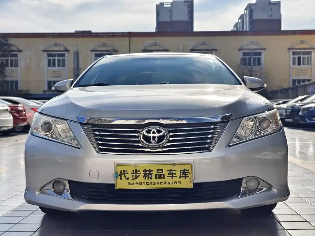 Toyota Camry 2013 — фото 2