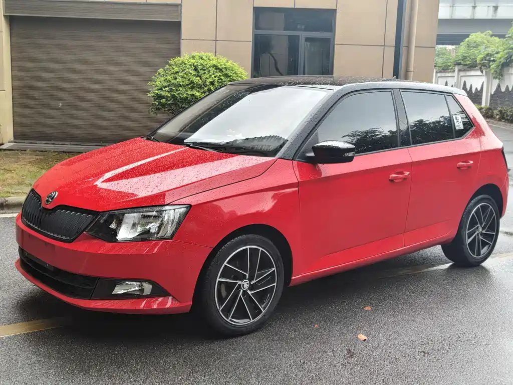 Skoda Fabia 2016 — фото 1