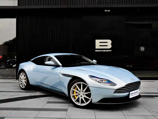 Aston Martin DB11 2019