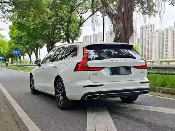 Volvo V60 2021
