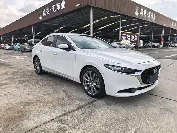 Mazda 3 Axela 2023