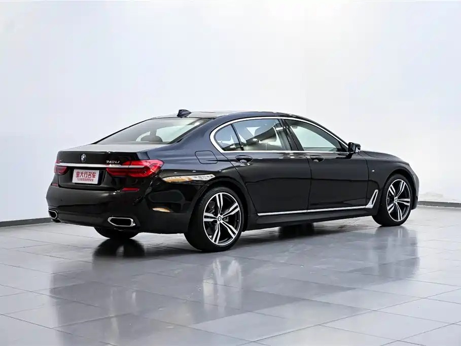 BMW 7 Series 2019 — фото 6