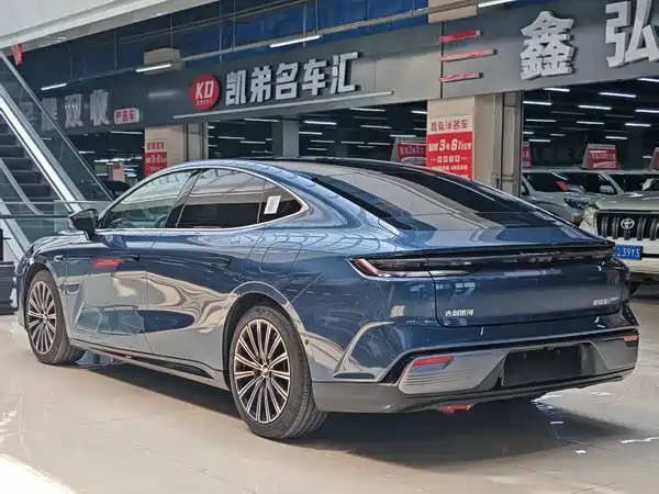 Geely Galaxy Starshine 8 2025