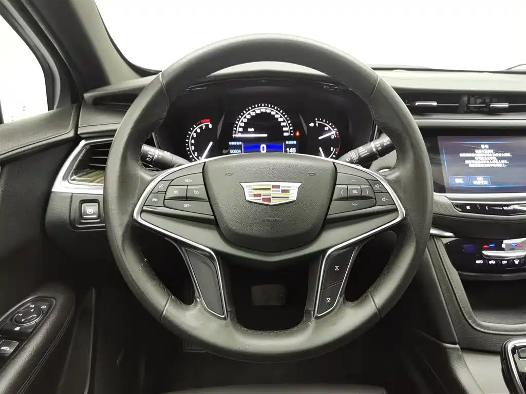 Cadillac XT5 2018 — фото 11