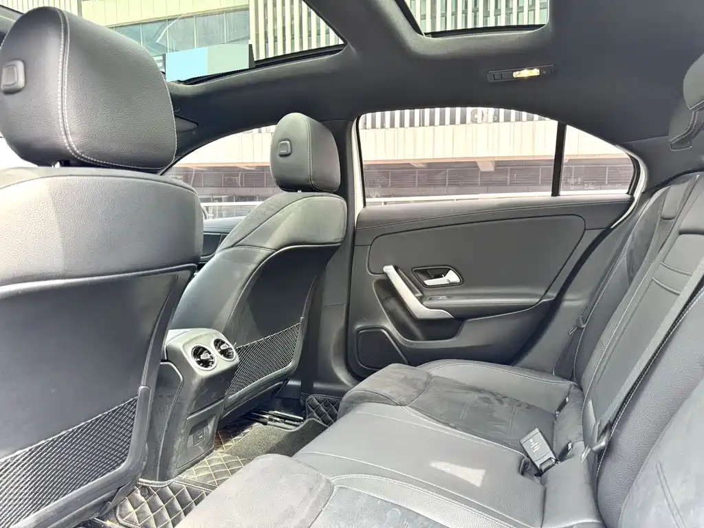 Mercedes-Benz A-Class 2023 — фото 5