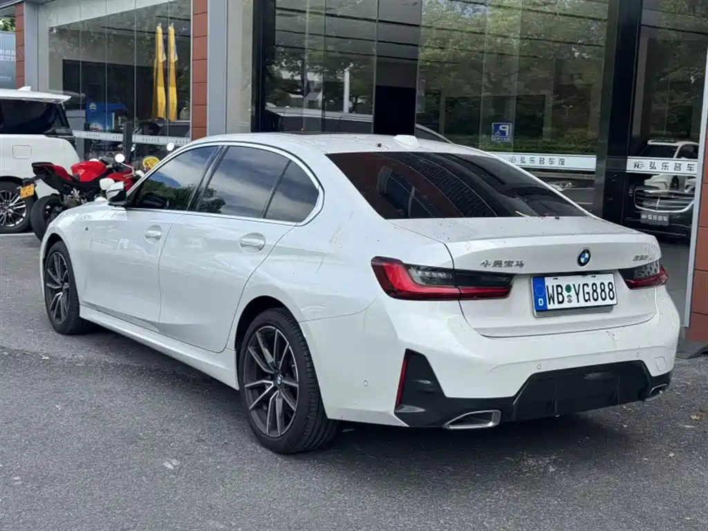 BMW 3 Series 2024 — фото 6