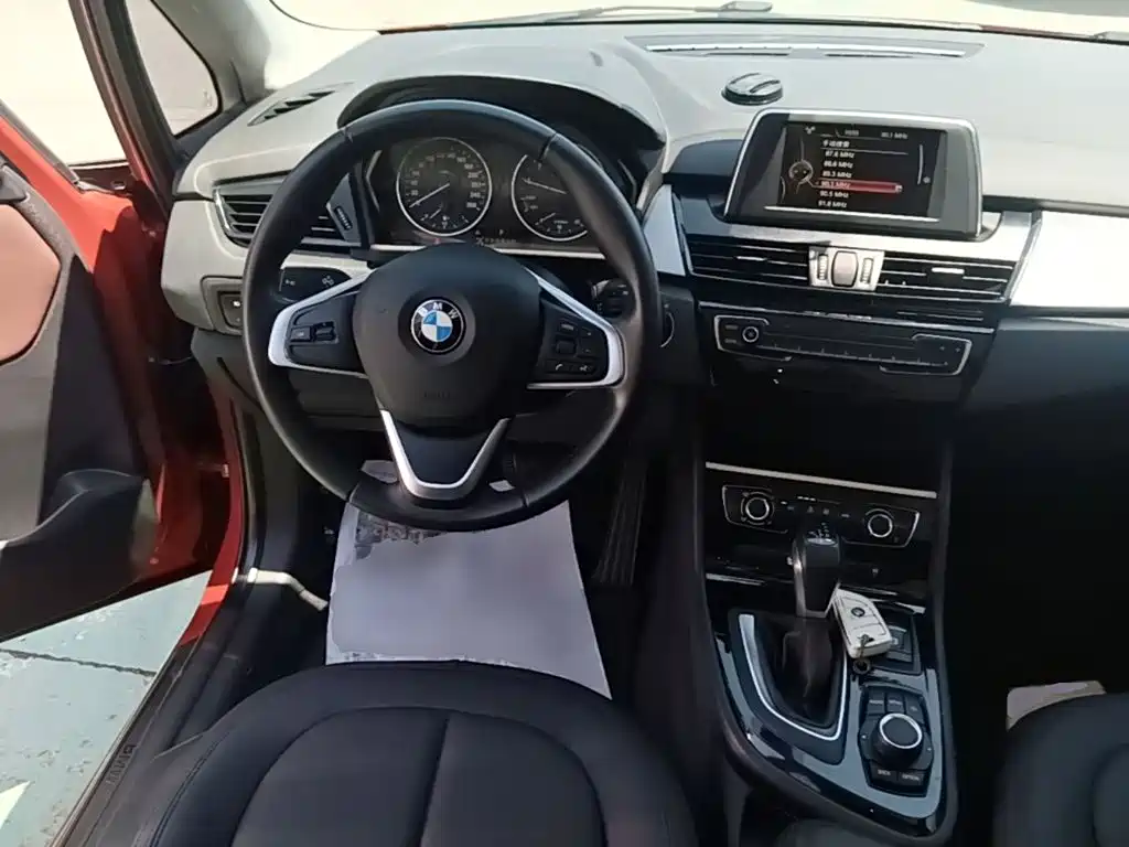 BMW 2 Series Active Tourer 2017 — фото 17