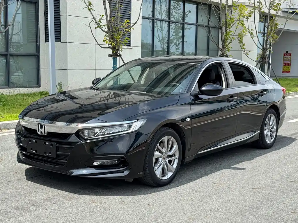 Honda Accord 2021 — фото 1