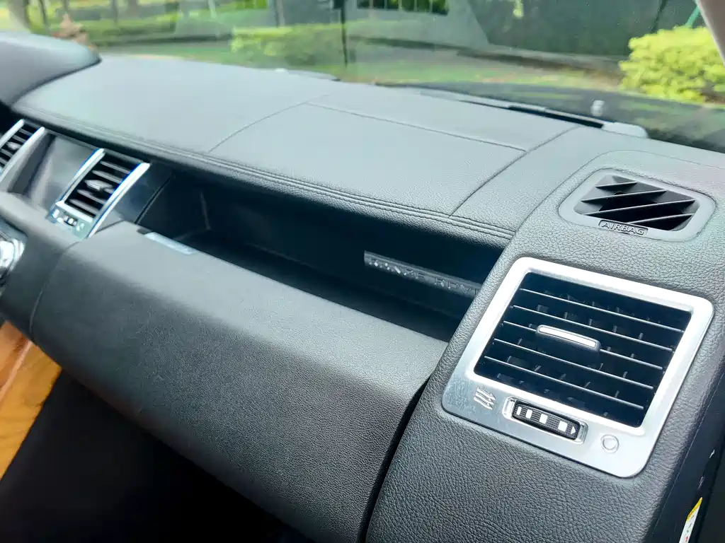 Land Rover Range Rover Sport 2011 — фото 26
