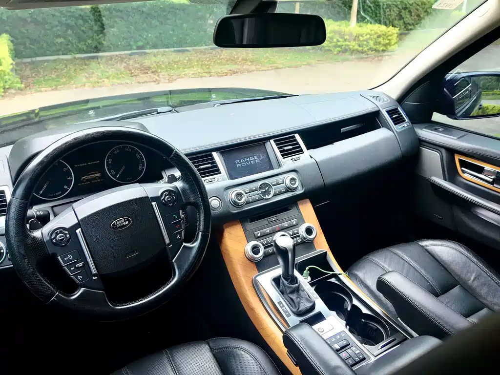 Land Rover Range Rover Sport 2011 — фото 43