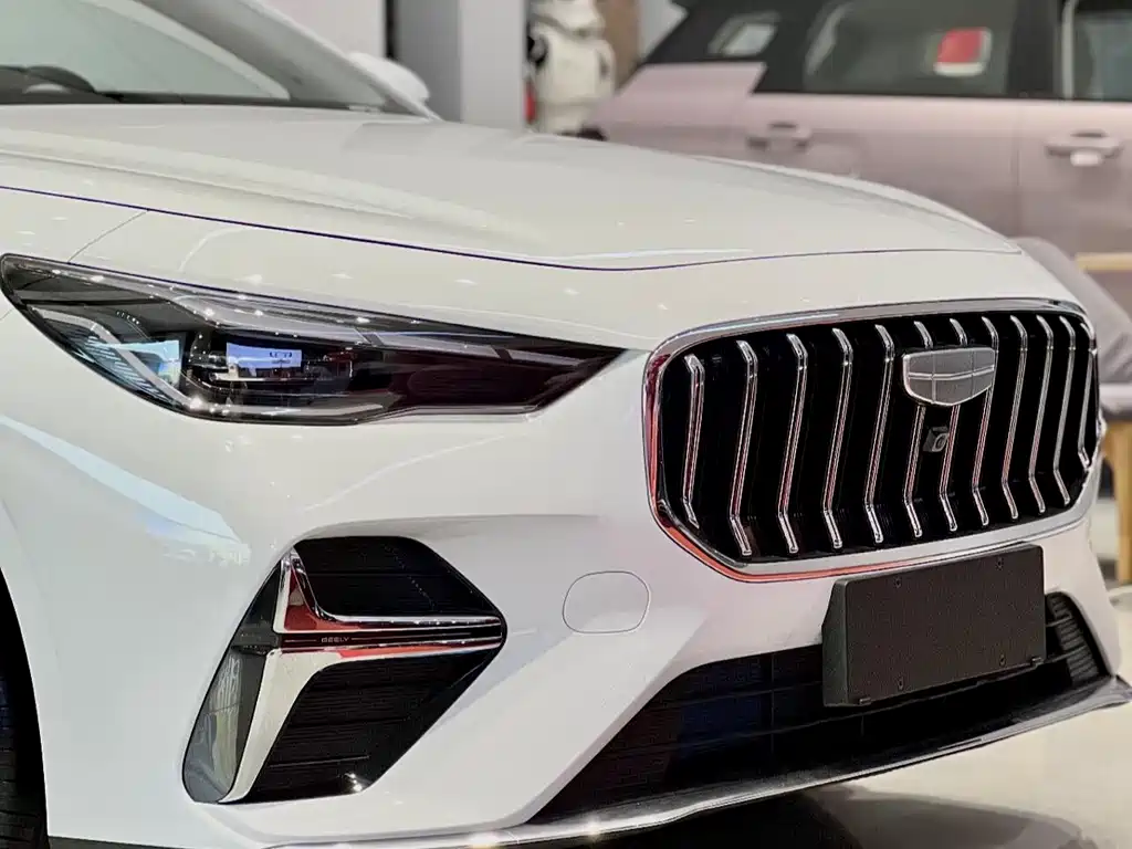 Geely Emgrand 2025