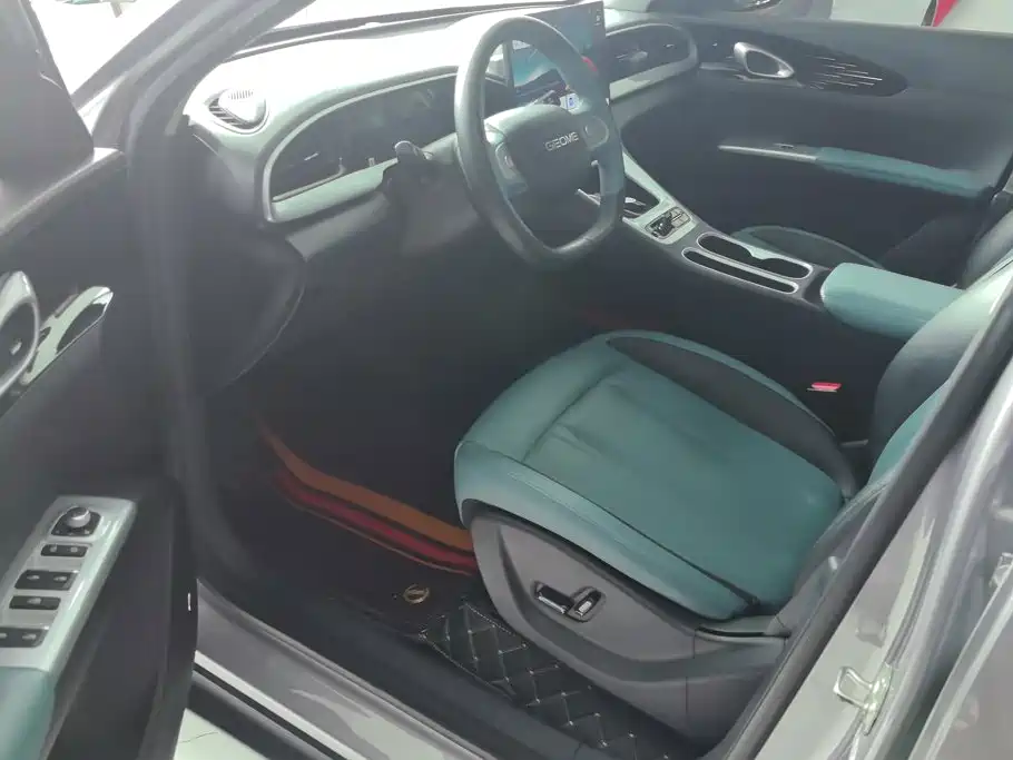 Geely Galaxy Starwish 2025 — фото 9