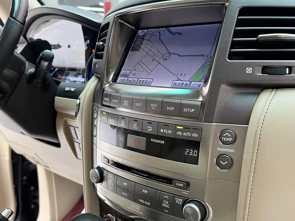 Lexus LX 2010 — фото 20