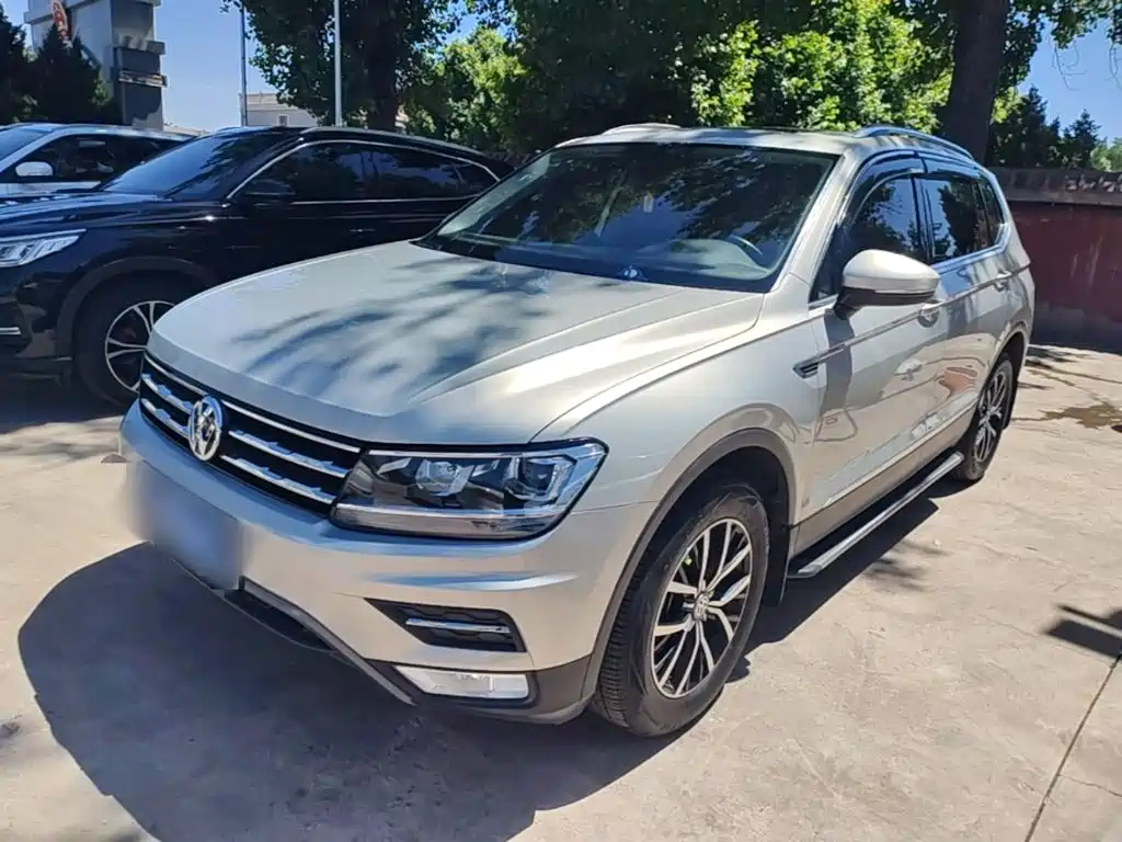 Volkswagen Tiguan L 2018 — фото 1