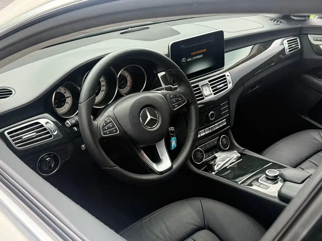 Mercedes-Benz CLS 2017 — фото 18