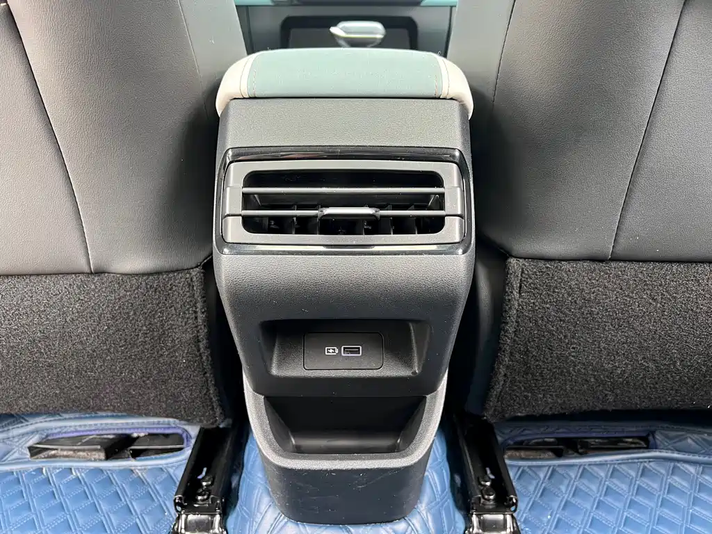 Geely Emgrand S 2023 — фото 15