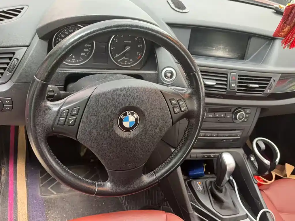 BMW X1 2011 — фото 10