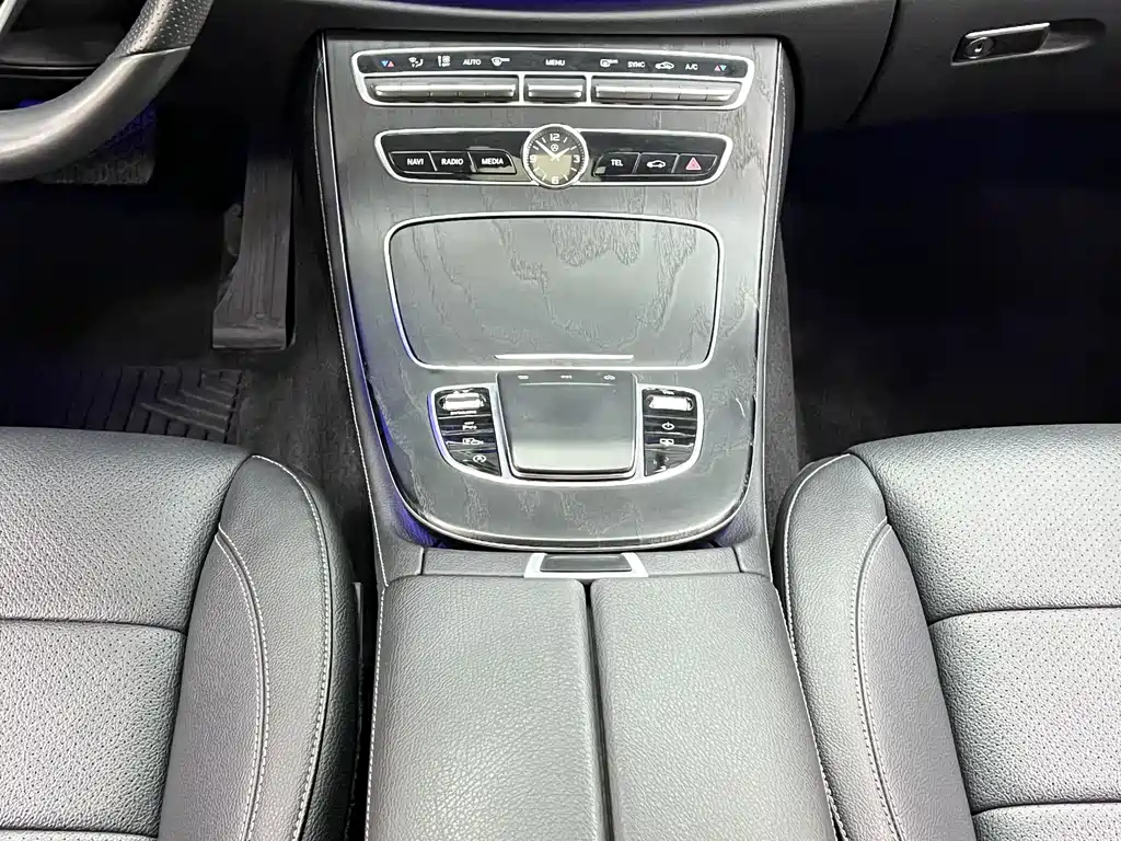 Mercedes-Benz E-Class 2020 — фото 21