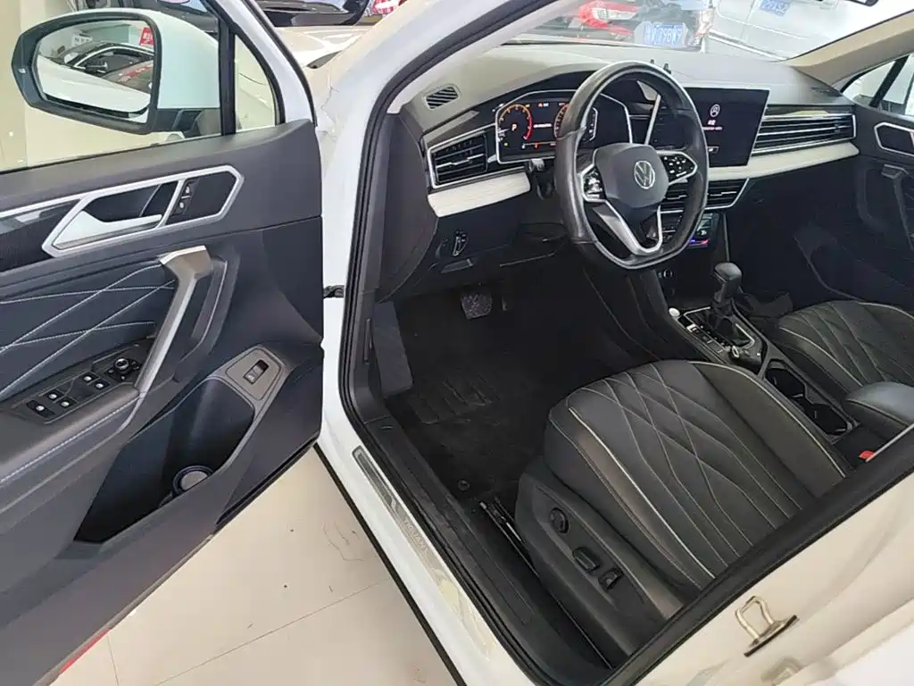 Volkswagen Tiguan L 2023 — фото 16