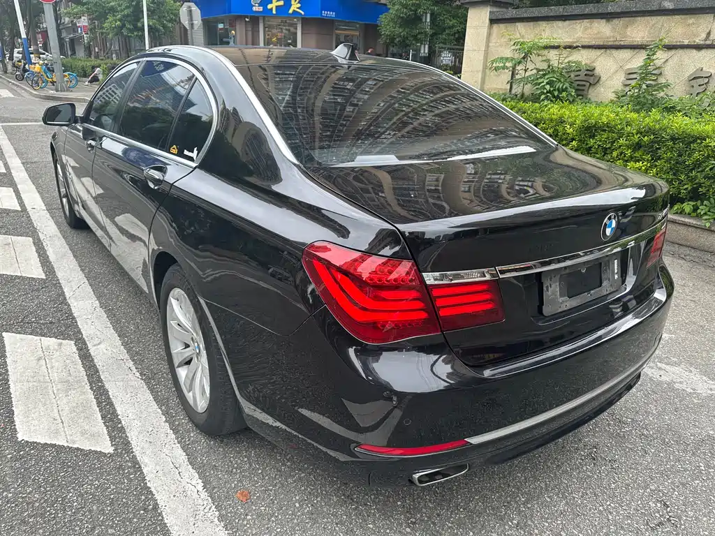 BMW 7 Series 2015 — фото 8