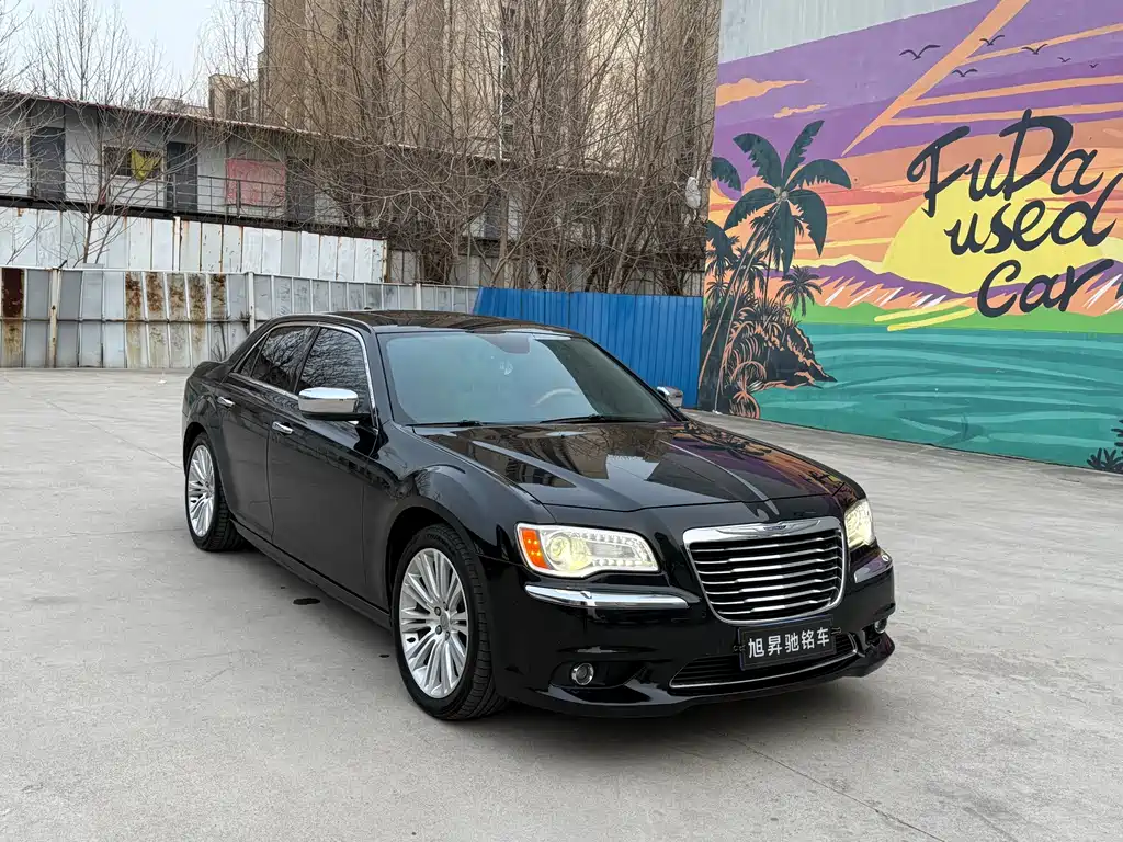 Chrysler 300C 2015 — фото 2