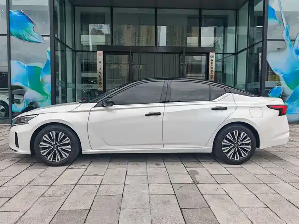 Nissan Teana 2023