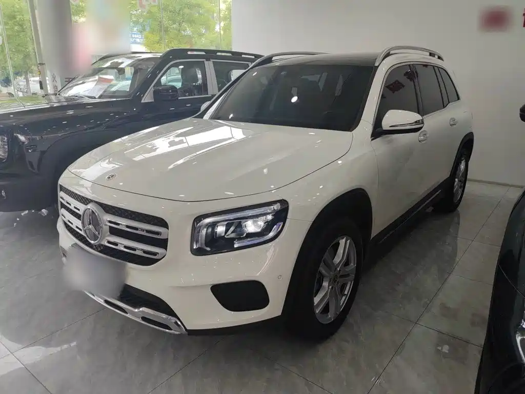 Mercedes-Benz GLB 2023