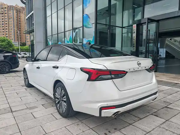 Nissan Teana 2023
