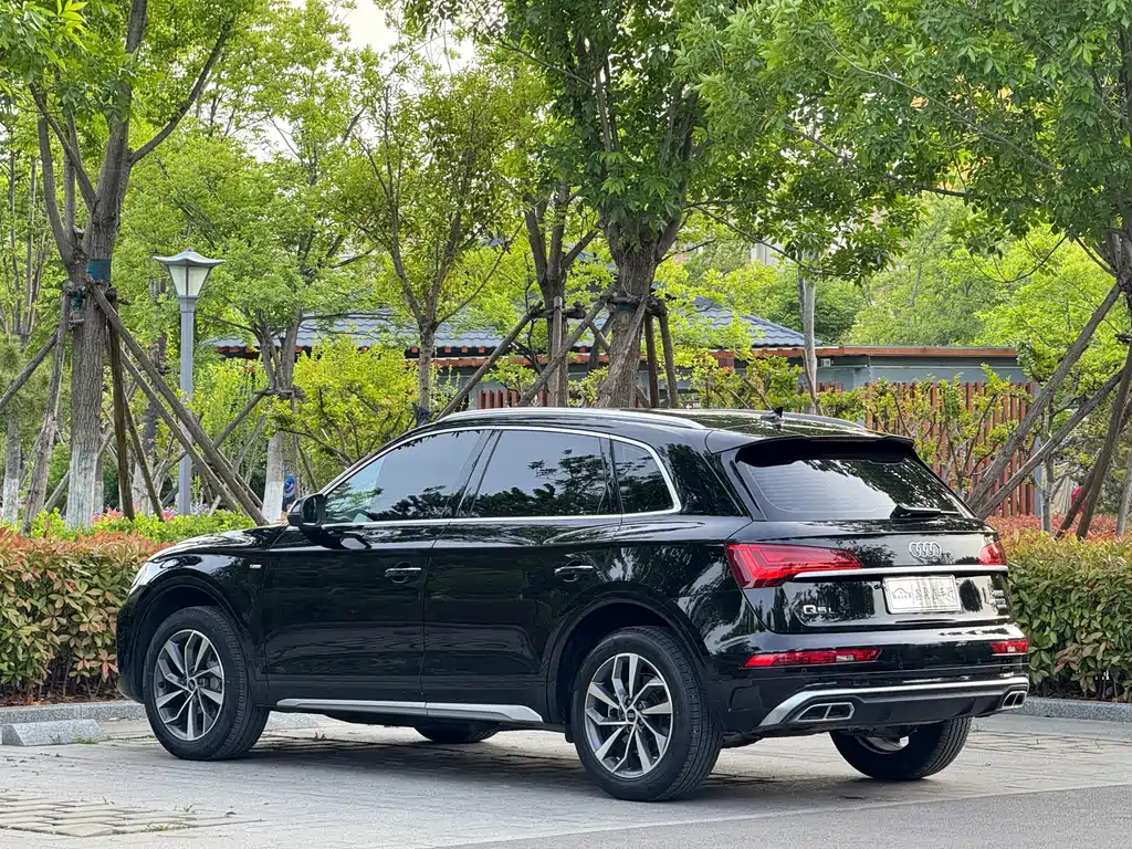 Audi Q5L 2023 — фото 12