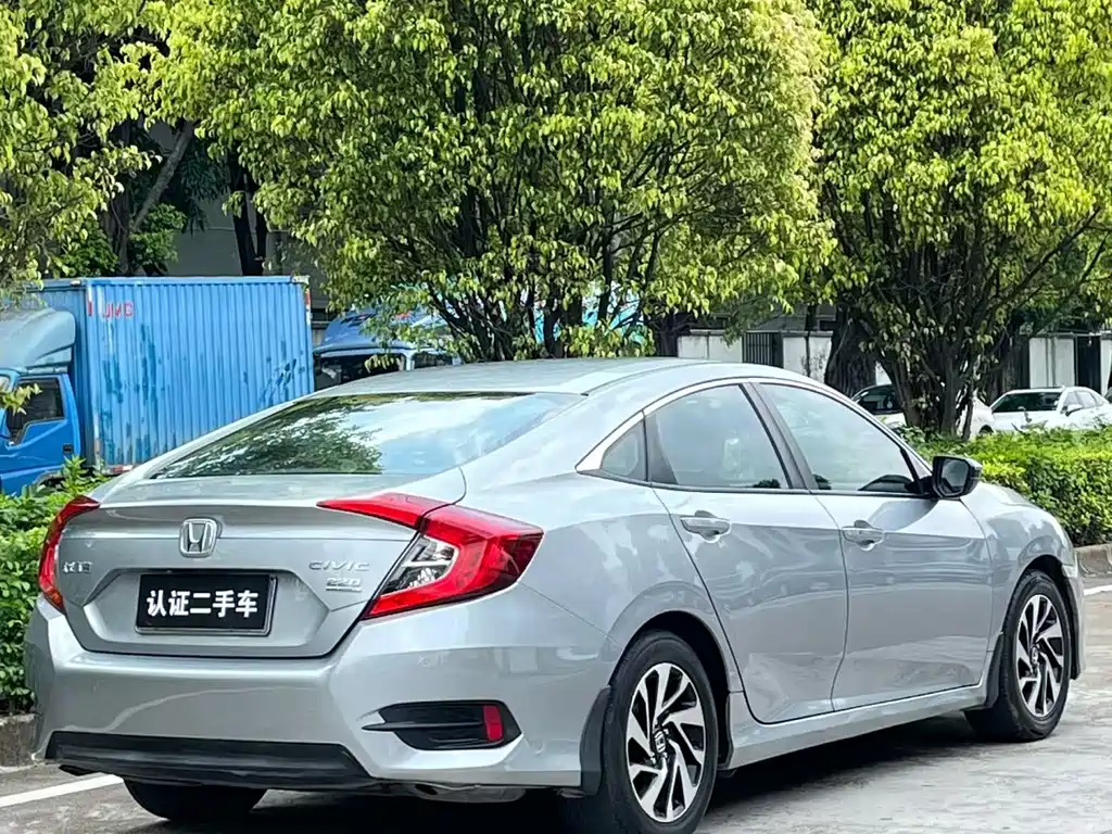 Honda Civic 2017 — фото 7