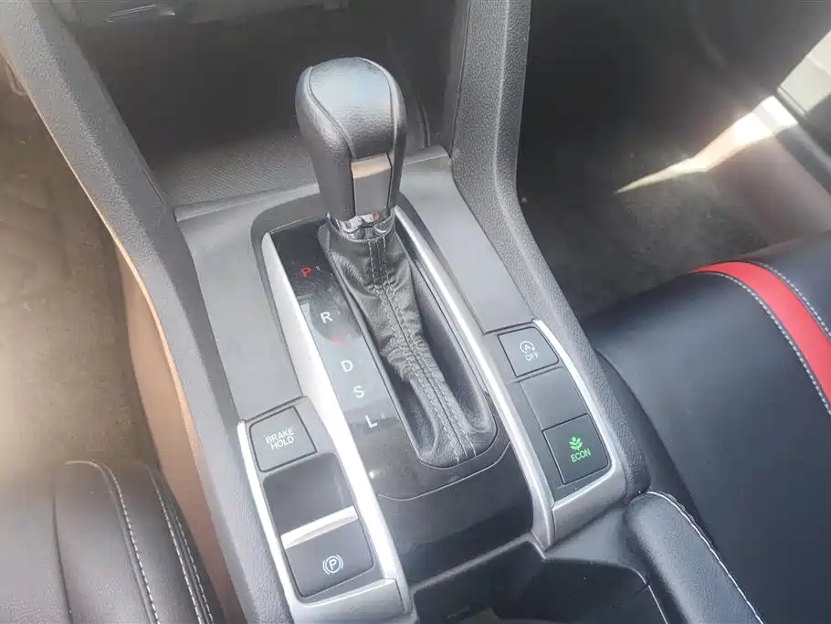 Honda Civic 2019 — фото 16