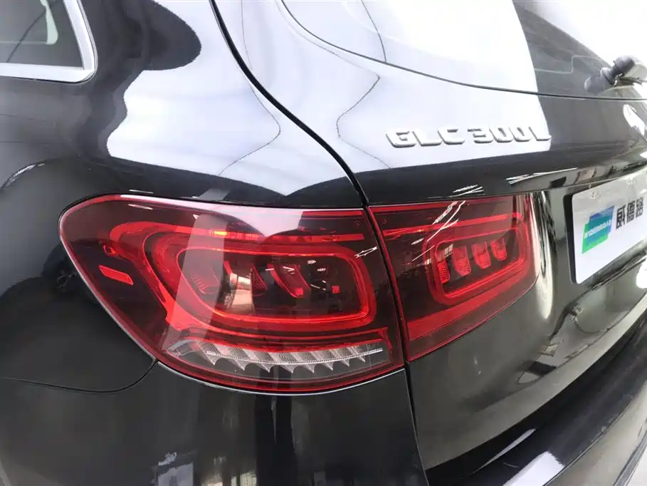 Mercedes-Benz GLC 2020 — фото 32