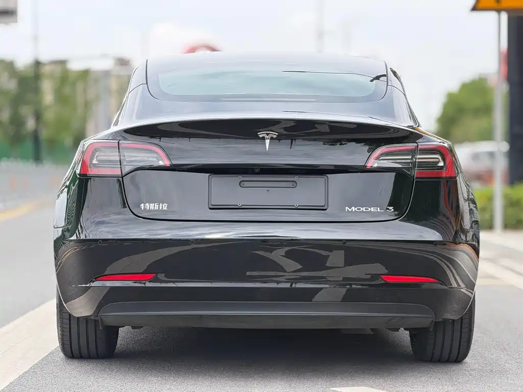 Tesla Model 3 2022 — фото 10