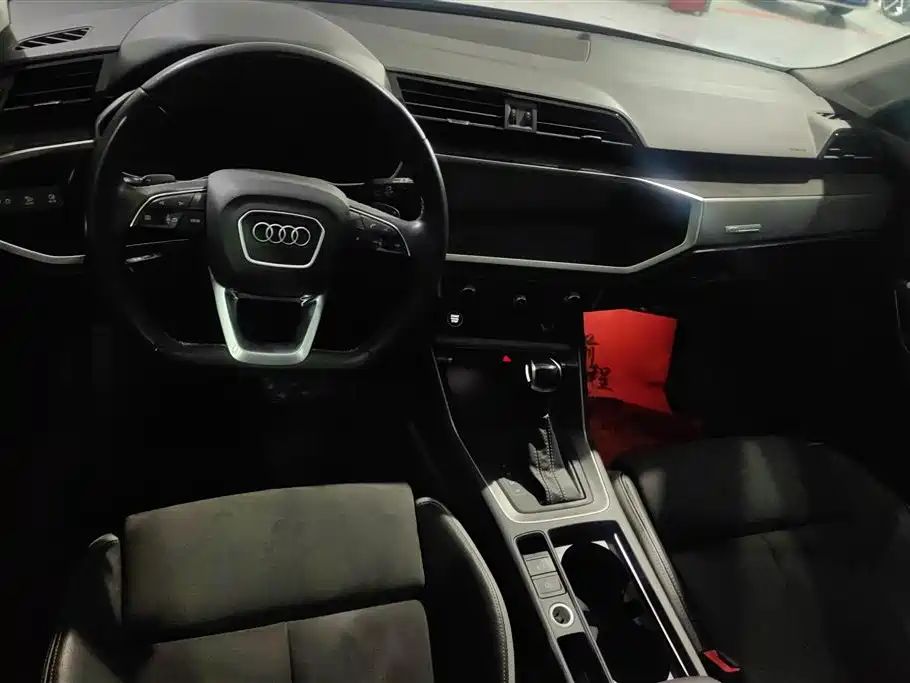 Audi Q3 2022 — фото 12